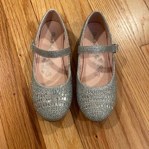 Olive & Edie silver flats